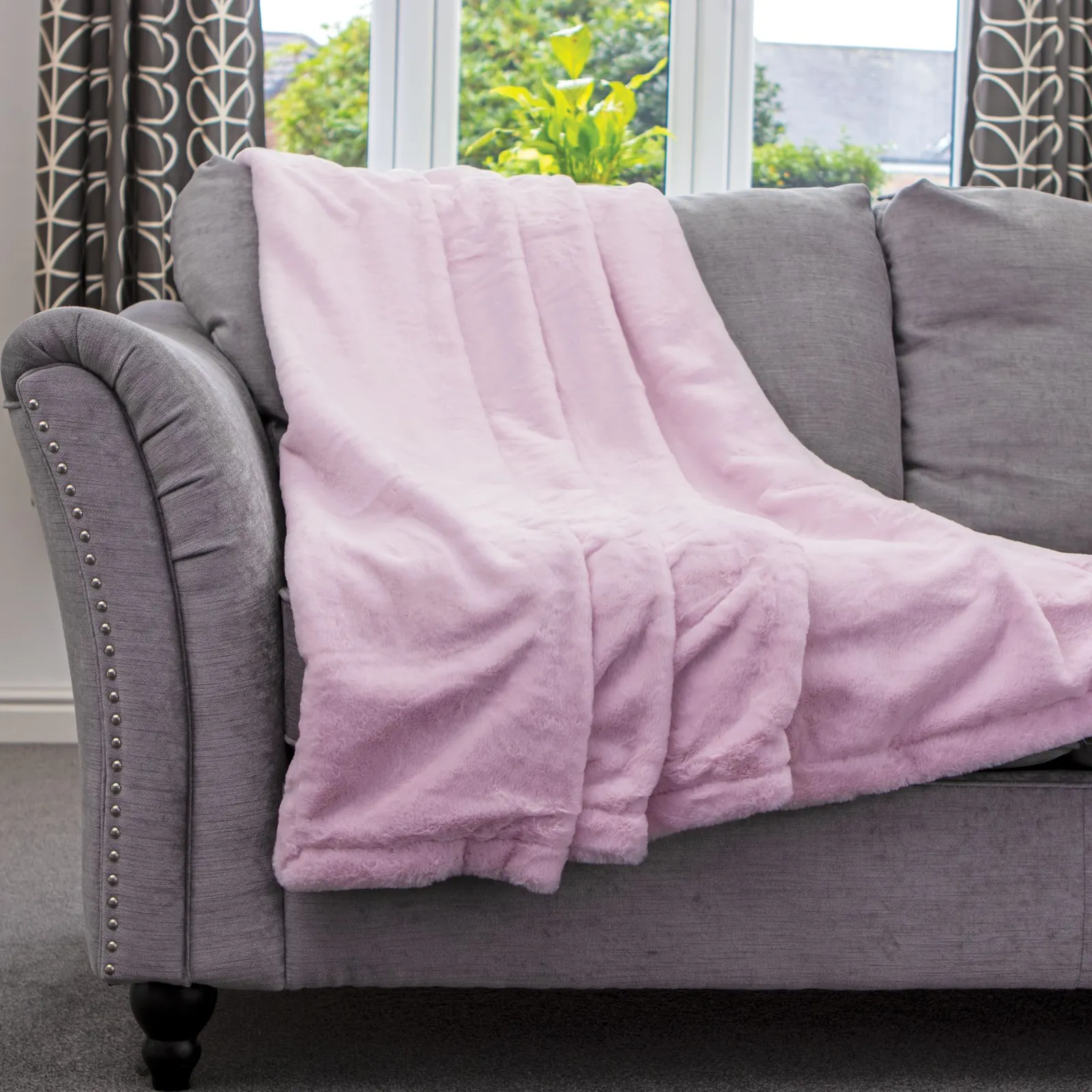Dreamcatcher Luxury Faux Fur Polyester Throw Over Blanket 160x130cm in Pink