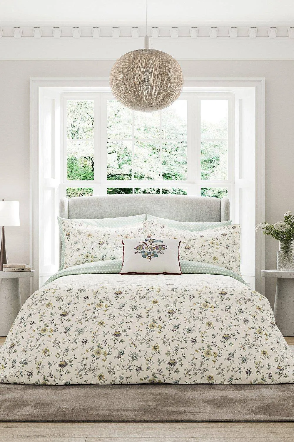 V & A 'Flora' Cotton Percale Duvet Cover Set in Cream
