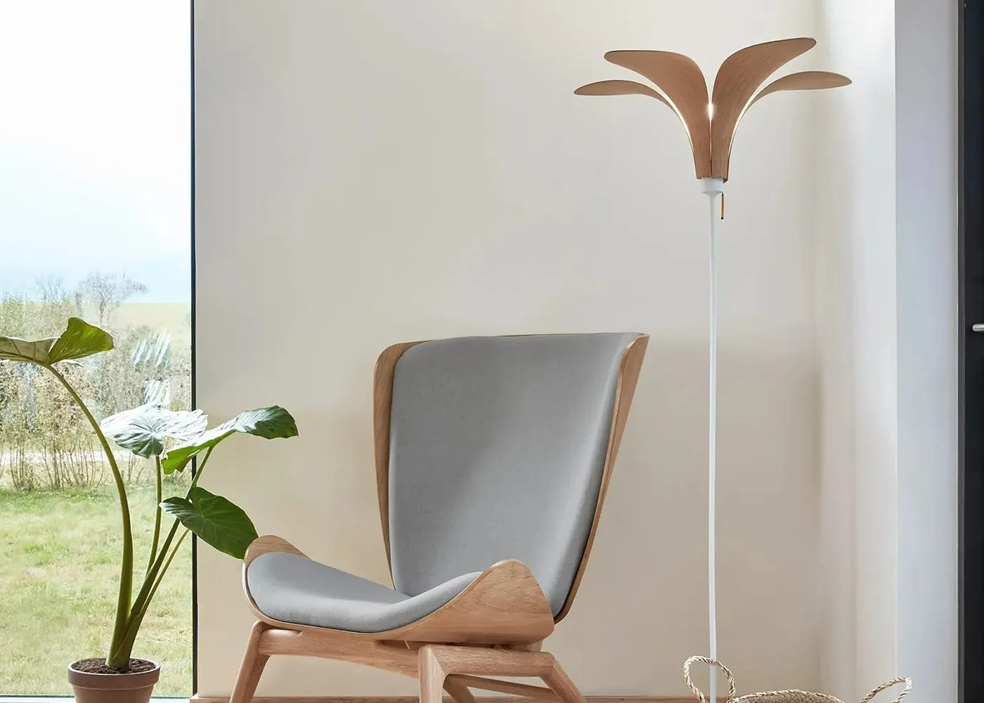 Umage Santé Floor Lamp Base Brushed Brass 3