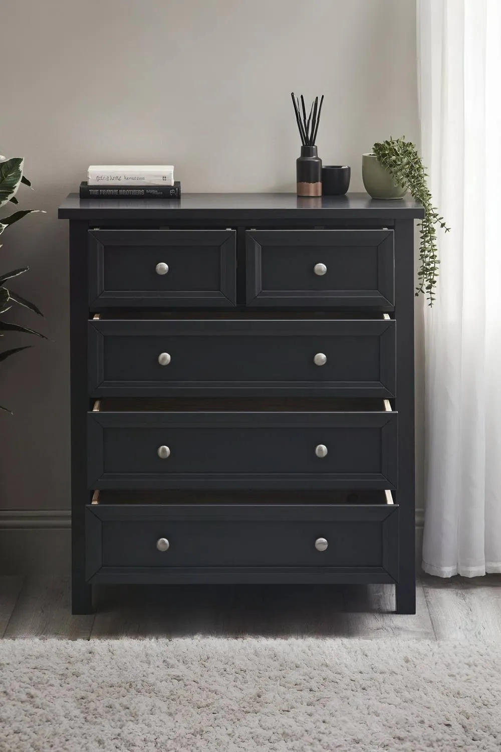 Julian Bowen Maine 5 Drawer Chest (3+2) in Dark Grey 2