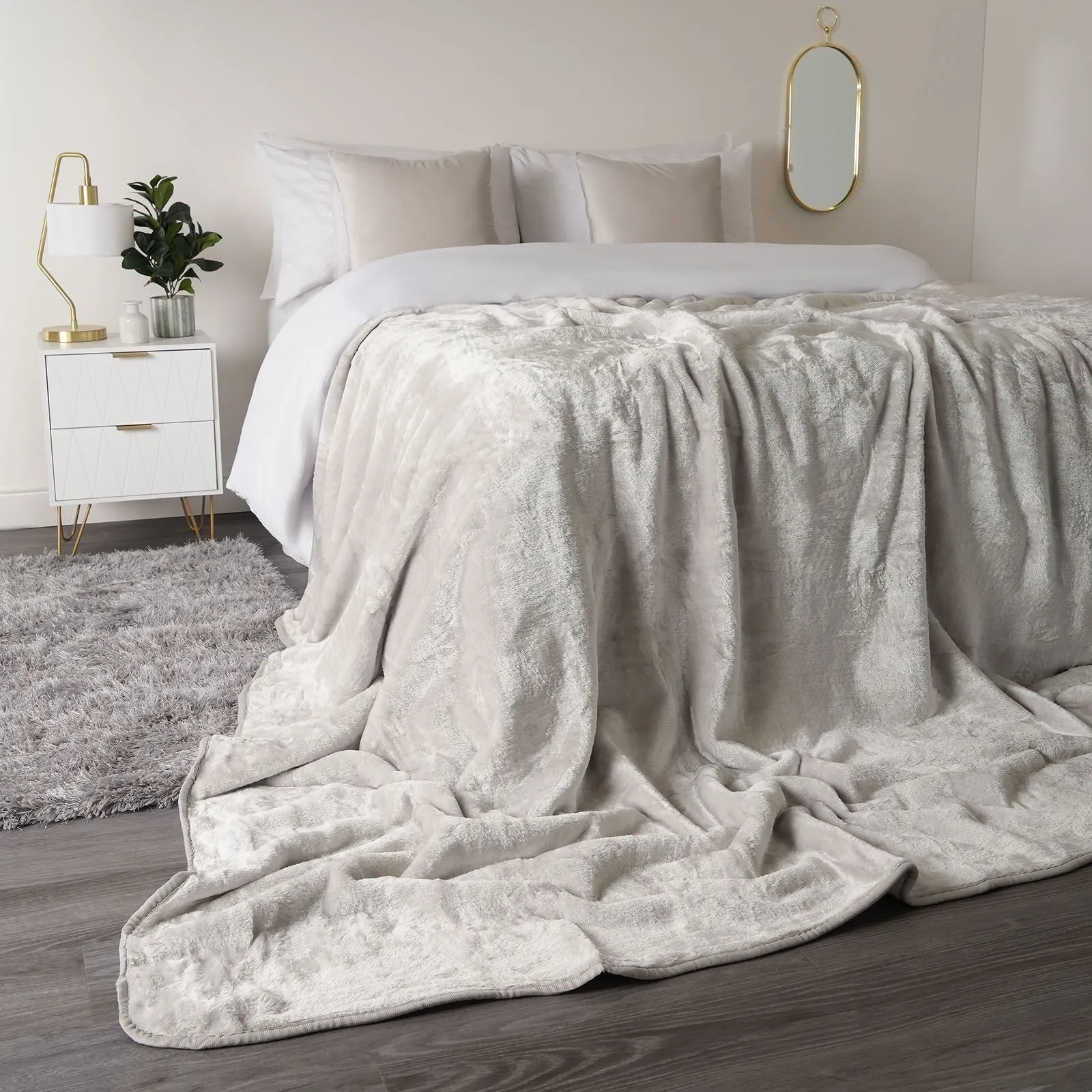 OHS Luxury Faux Fur Large Mink Fleece Throw Blanket in Light Grey