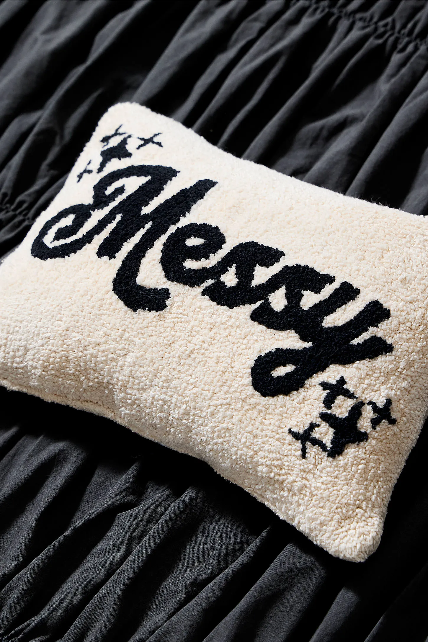 Messy Tufted Mini Cushion - Black/White 3