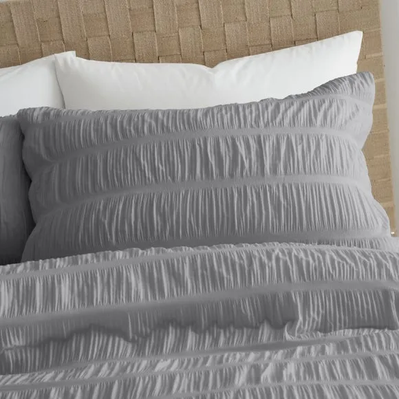 Catherine Lansfield Seersucker Reversible Duvet Cover & Pillowcase Set 2