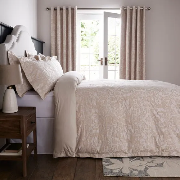 Dorma Winchester Duvet Cover and Pillowcase Set 2