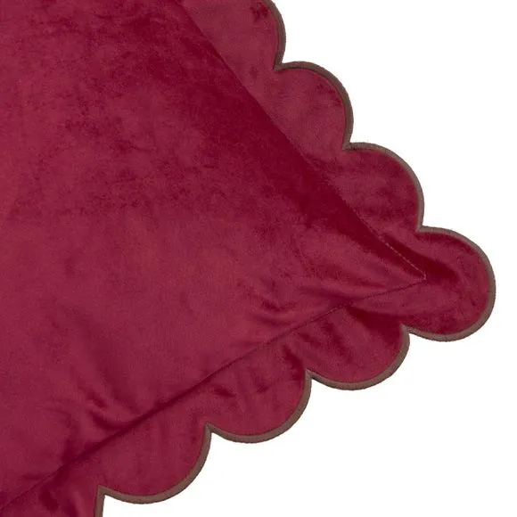 Furn. Lil Scallop Square Cushion 3