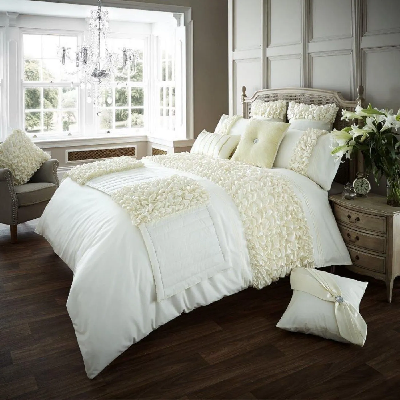 Smart Living Premium Polycotton Verina Duvet Cover With Pillowcases in Cream