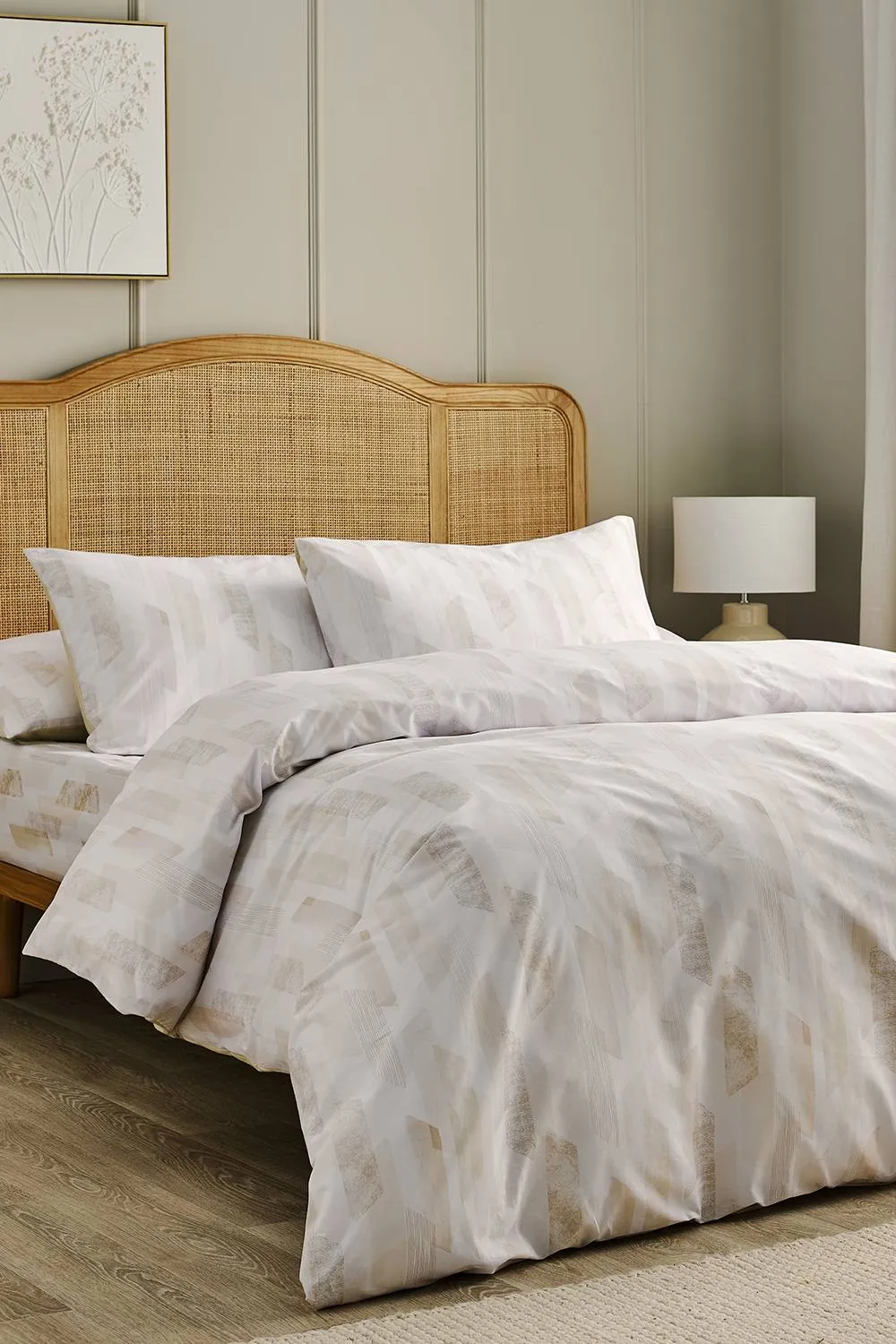 CHRISTY 'Aspen' Geometric Cotton Percale Duvet Cover Set in Beige