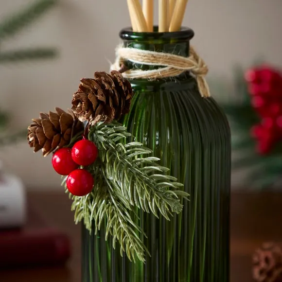 Winter Berries Diffuser 2
