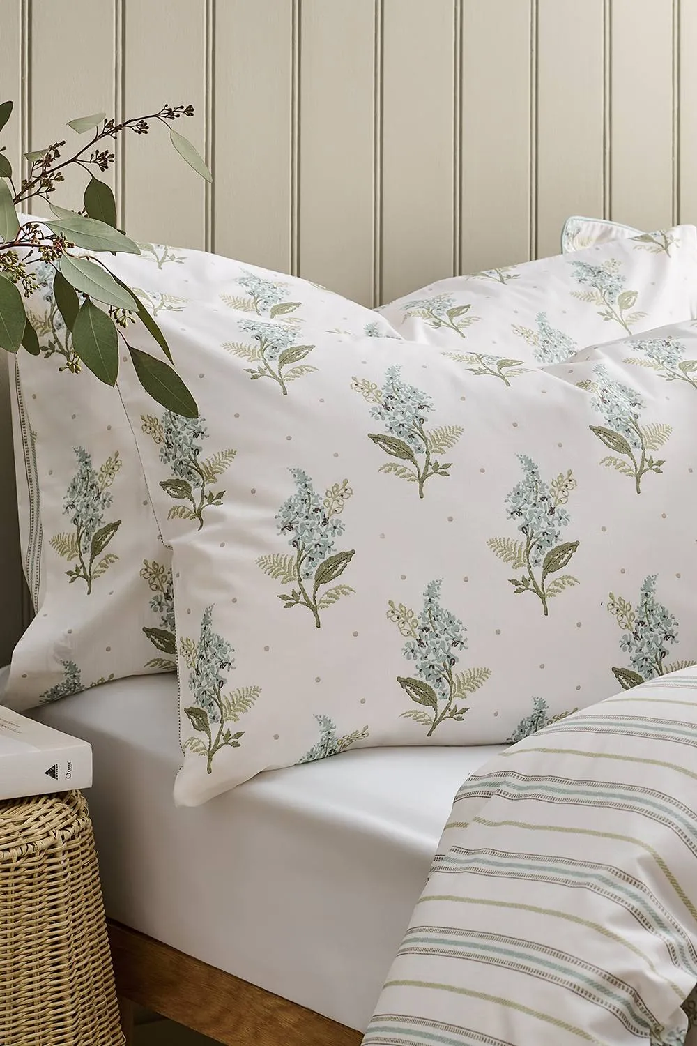 CHRISTY 'Blossom' Floral Striped Reversible Cotton Standard Pillowcase Pair in White