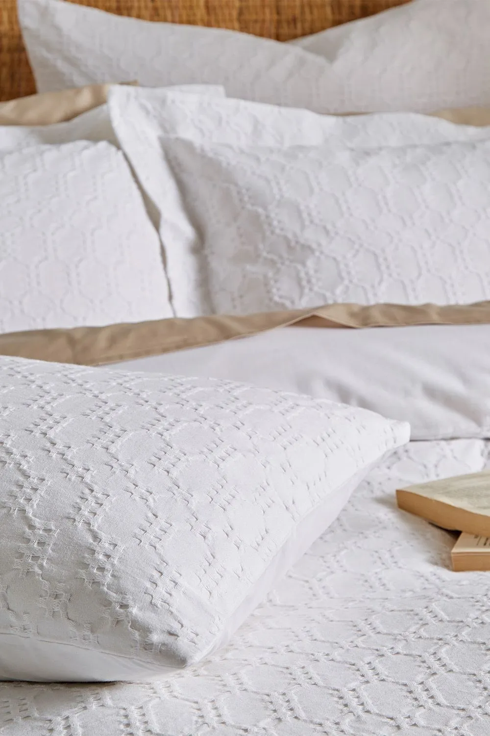 Bianca 'Waffle Cotton Circle' Duvet Cover Set in White 3