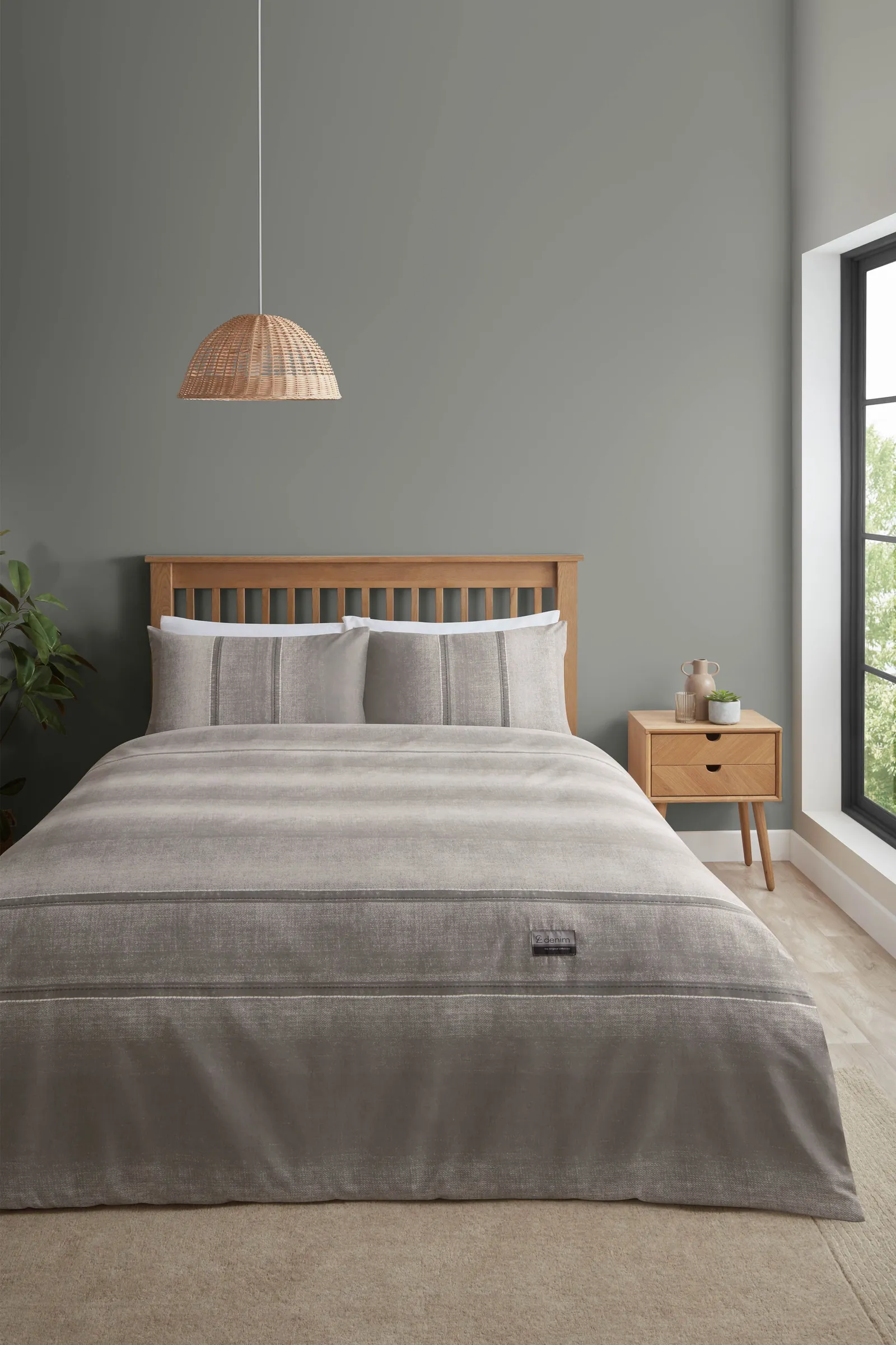Catherine Lansfield 'Denim' Duvet Set in Grey
