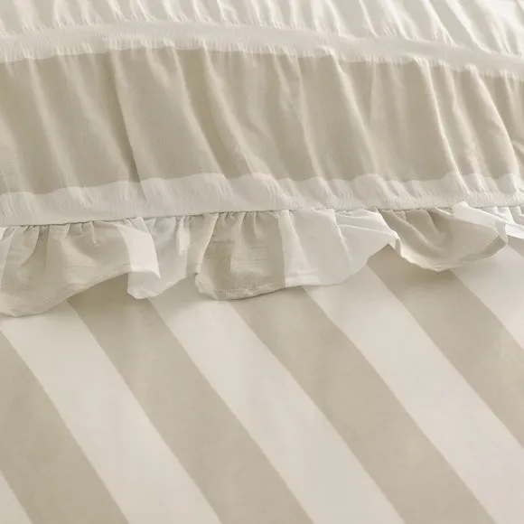 Catherine Lansfield Seersucker Frill Stripe Polycotton Duvet Cover & Pillowcase Set 4