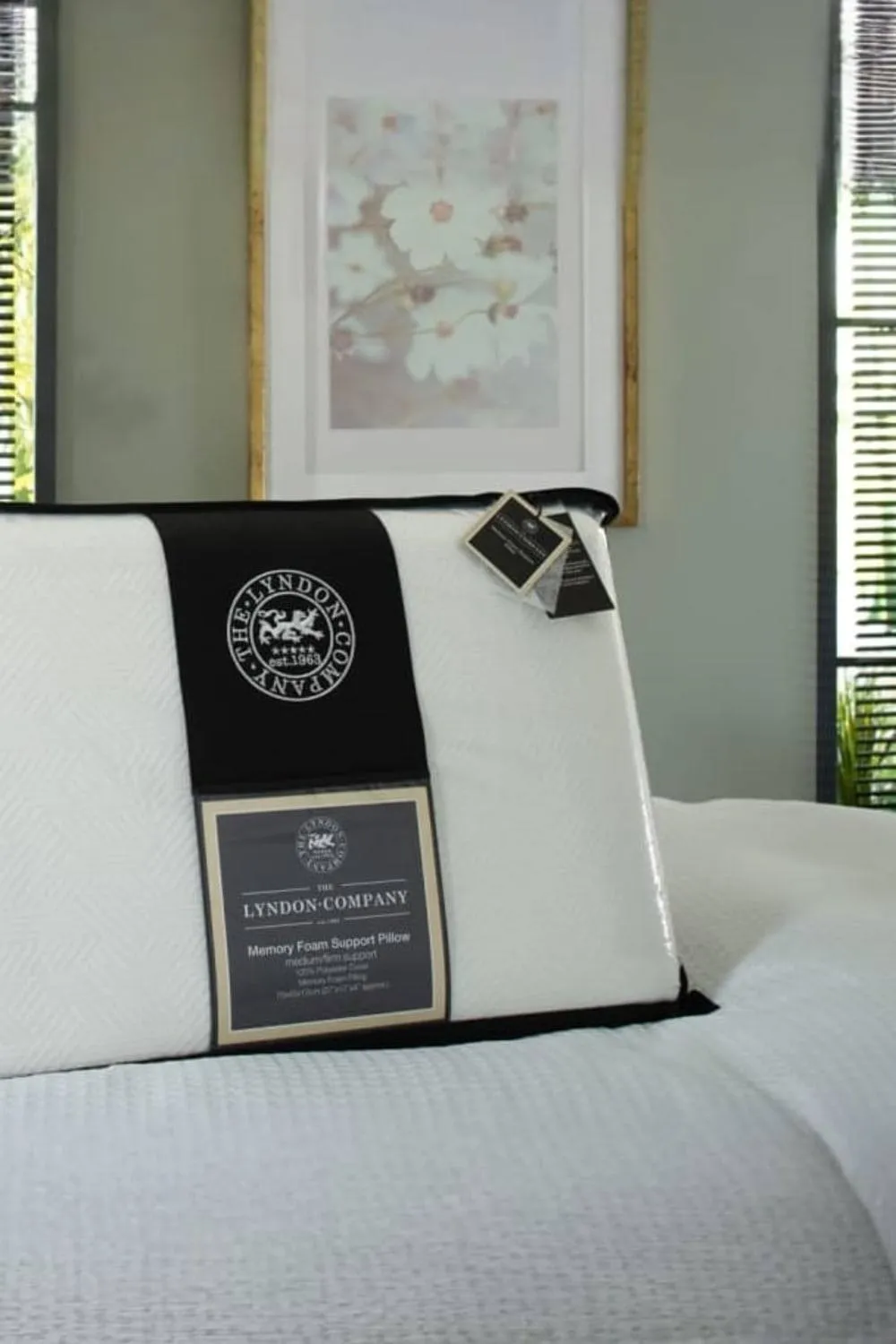 The Lyndon Company Firm Support Memory Foam Pillow with 100% Polyester Cover in White 2