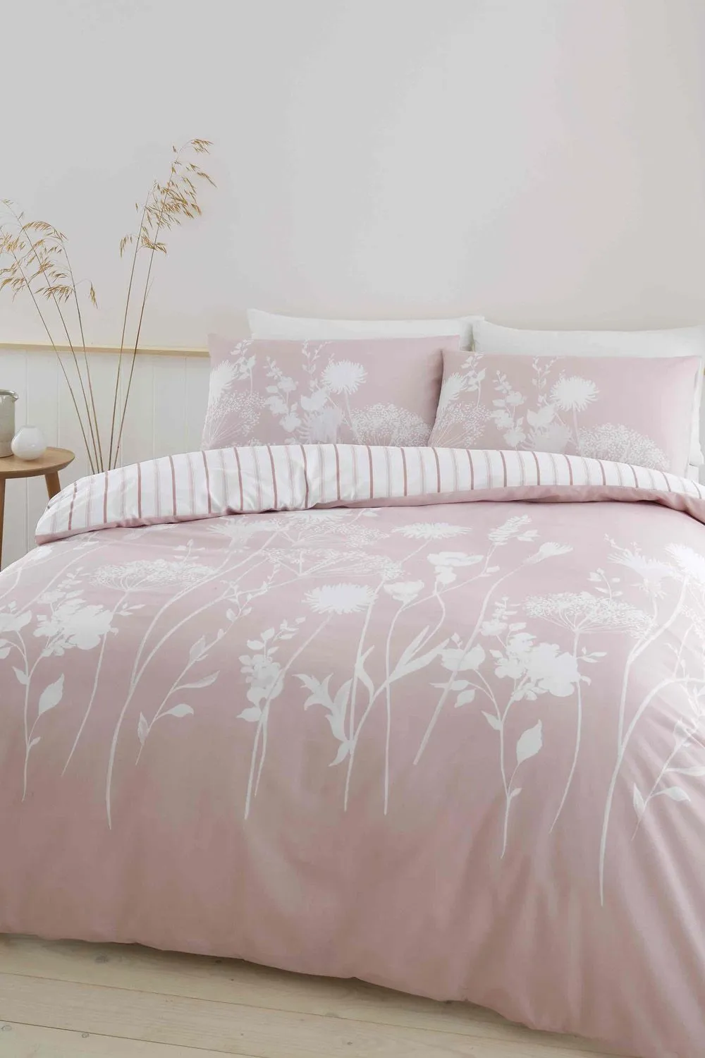 Catherine Lansfield Meadowsweet Floral Duvet Set in Pink 1