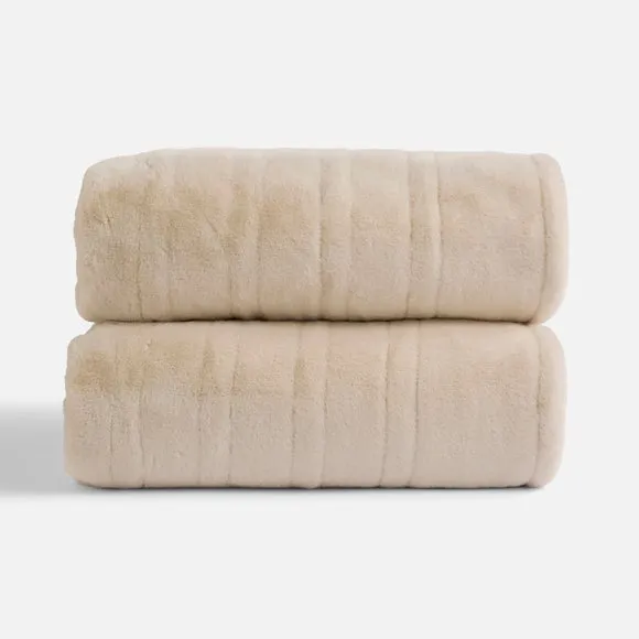 Double Sided Faux Fur Electric Throw Blanket 4