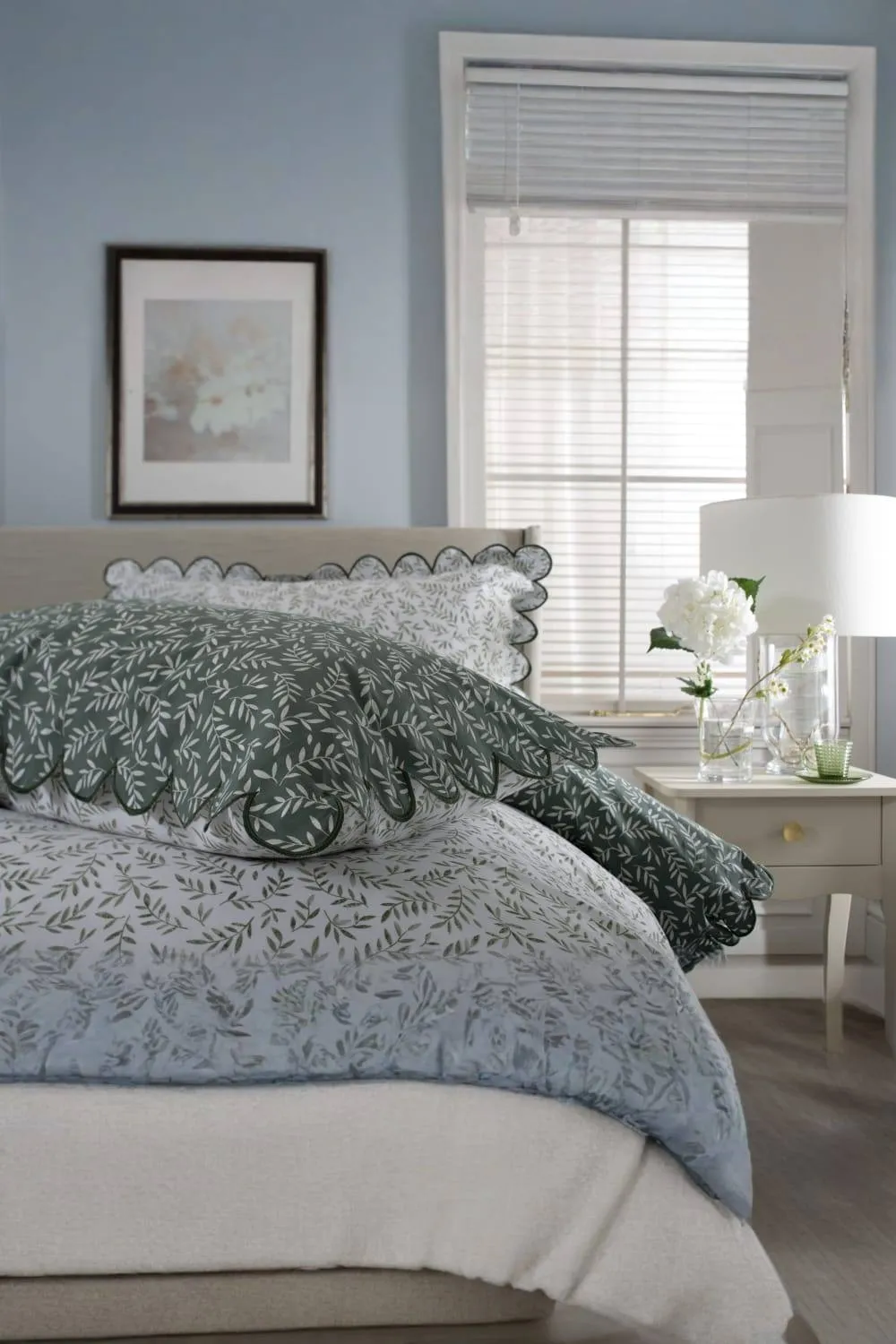 The Lyndon Company Ashling Garden Leaf Cotton Duvet Set with Contrast Reverse Design in Green 3