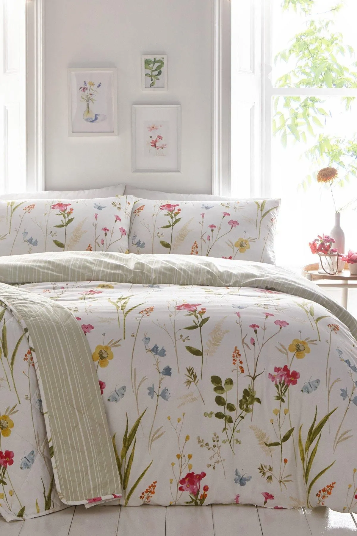 Dreams & Drapes Spring Glade' Haind Painted Floral Print Duvet Cover Set 3
