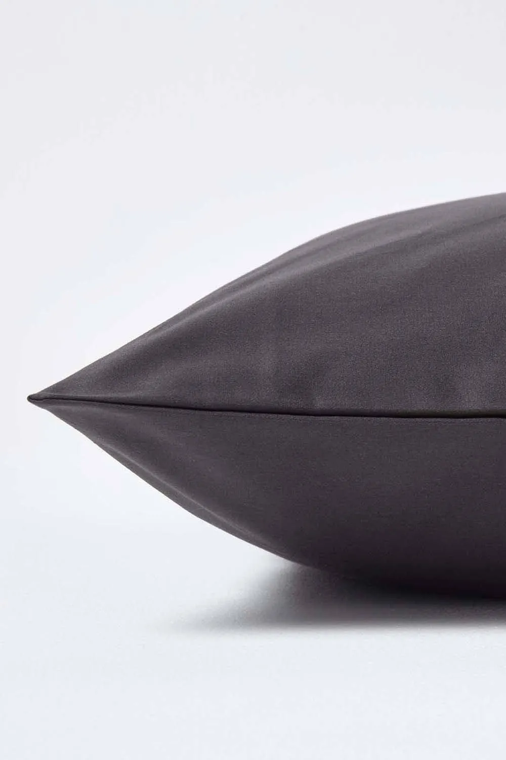 Homescapes Continental Egyptian Cotton Pillowcase 1000 TC, 60 x 60 cm in Dark Grey 2