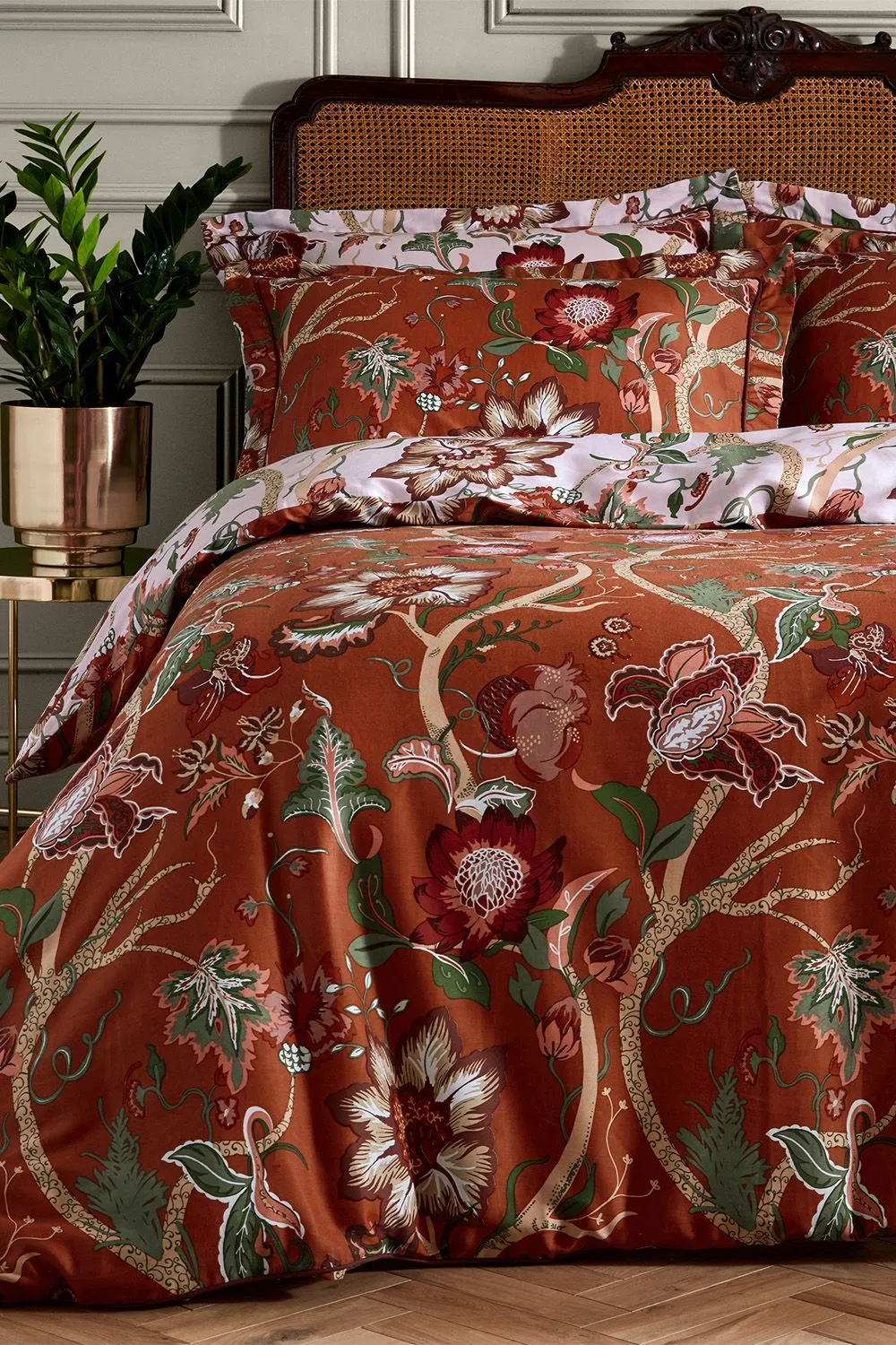 Paoletti Botanist Floral 200TC Cotton Sateen Duvet Cover Set in Maroon