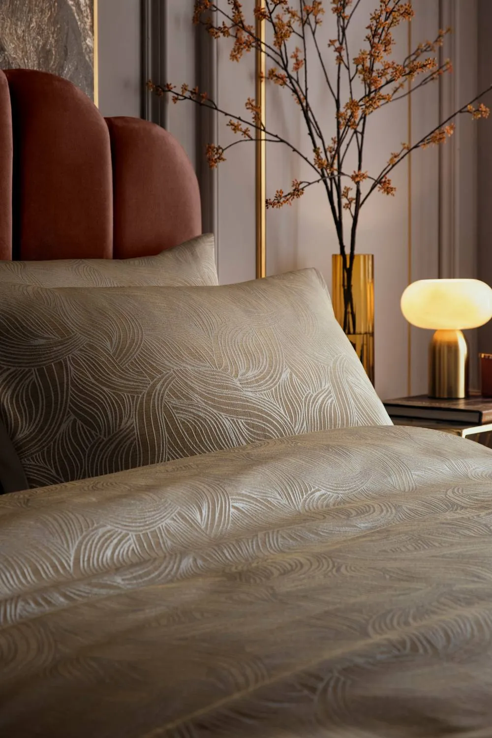 Laurence Llewelyn-Bowen 'Venus Grace' Jacquard Duvet Cover Set in Natural 2
