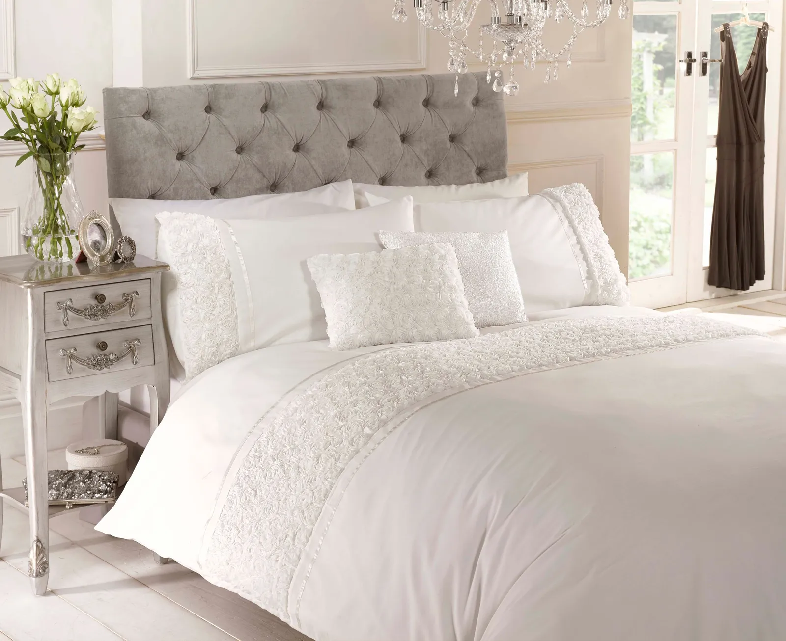 Rapport Home Limoges Polycotton Floral Duvet Cover Set with Pillowcase in Cream