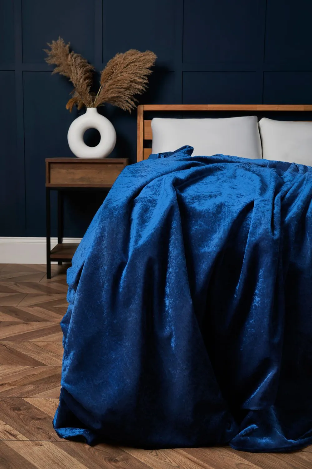 BHS Crushed Velvet Throw in Navy