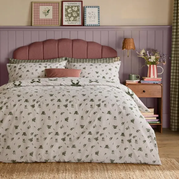 Furn. Belle Stripe Polycotton Duvet Cover & Pillowcase Set 2