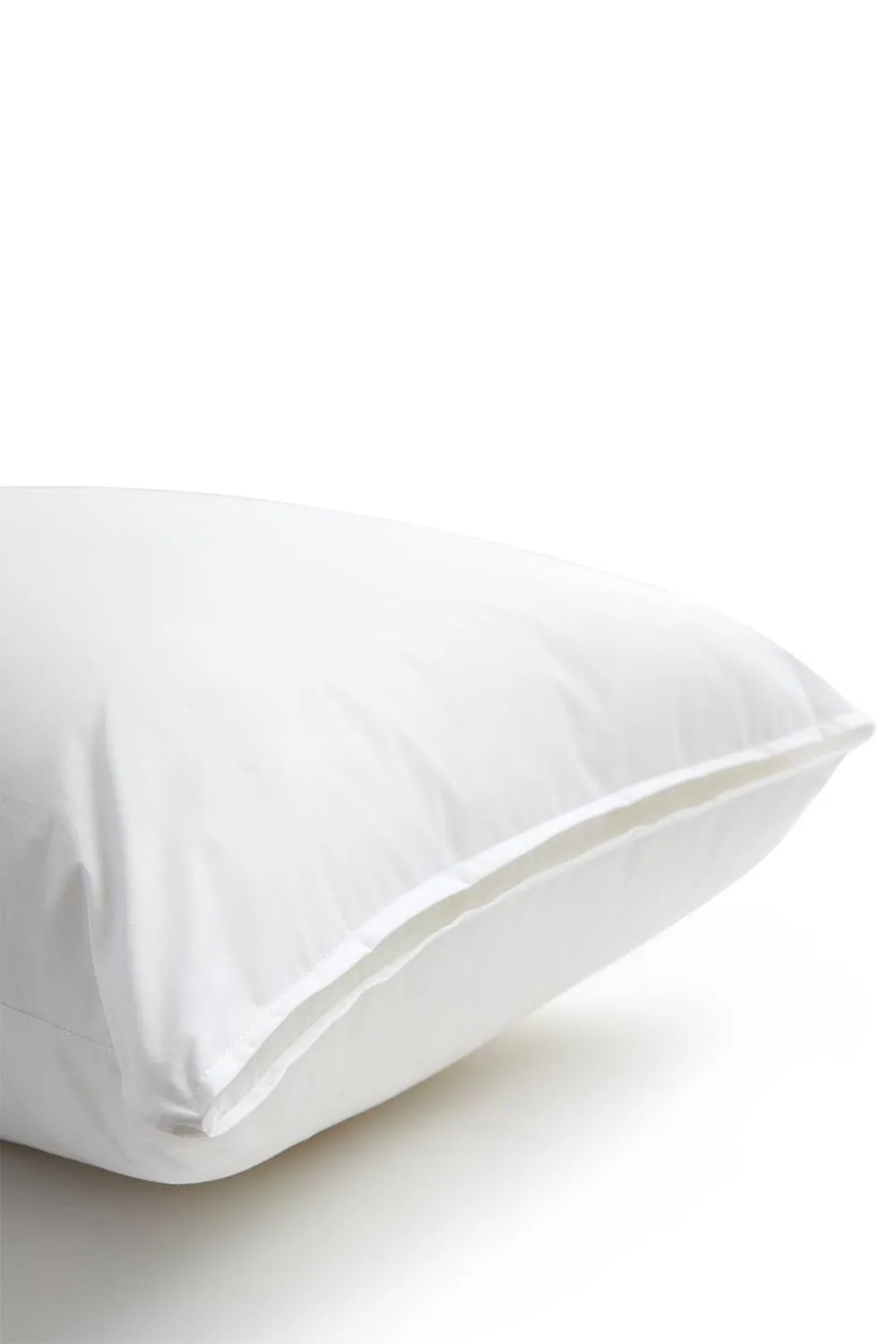 CHRISTY X Suspension Standard Pillow Medium Firm in White 3