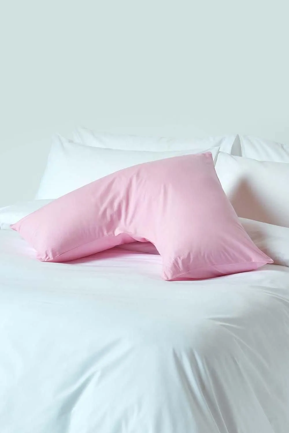 Homescapes Egyptian Cotton V Shaped Pillowcase 200 TC in Pink 2