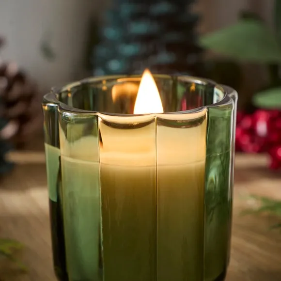 Winter Thyme Woodwick Candle 2