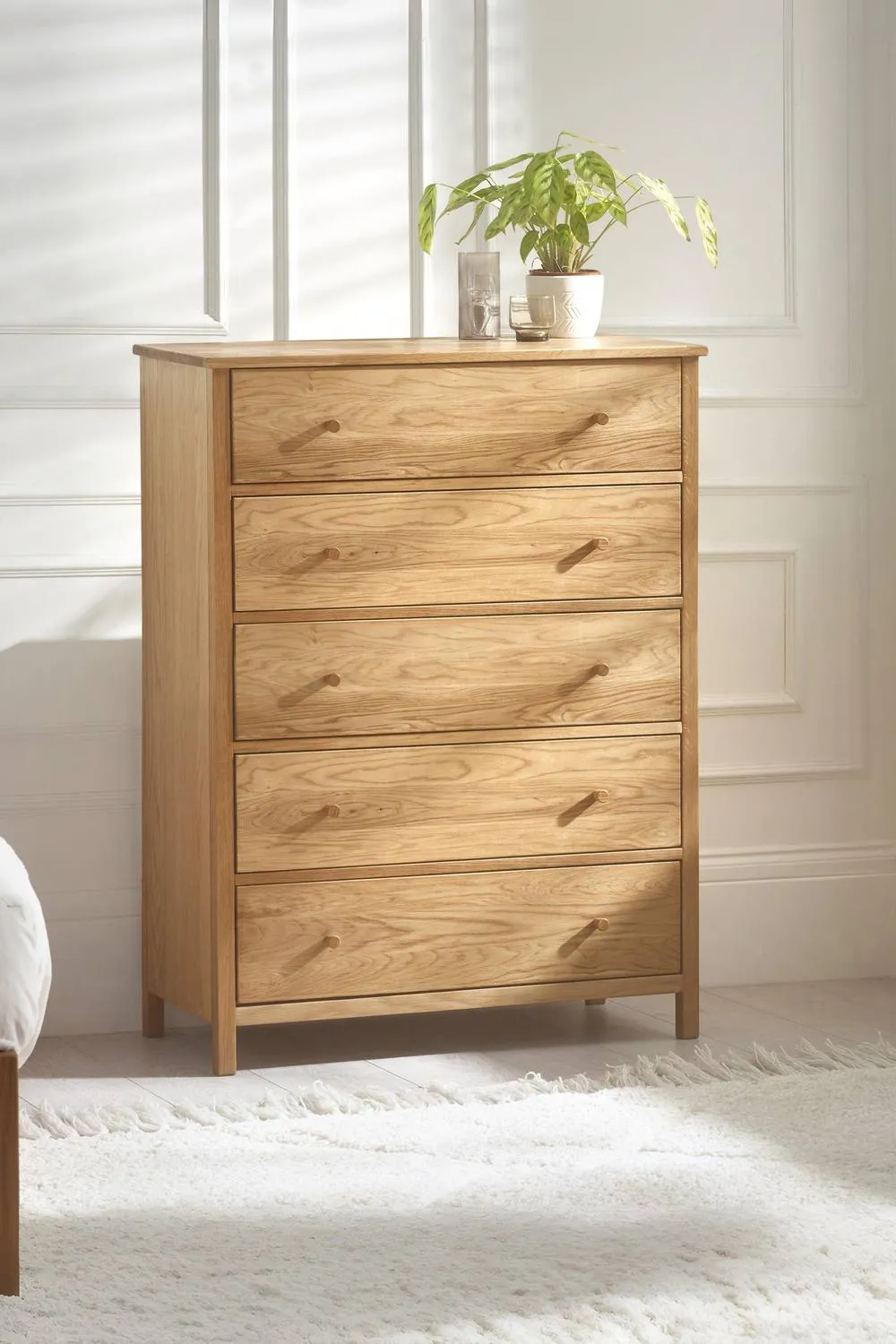 Julian Bowen Coxmoor 5 Drawer Wide Chest in Light Oak 1