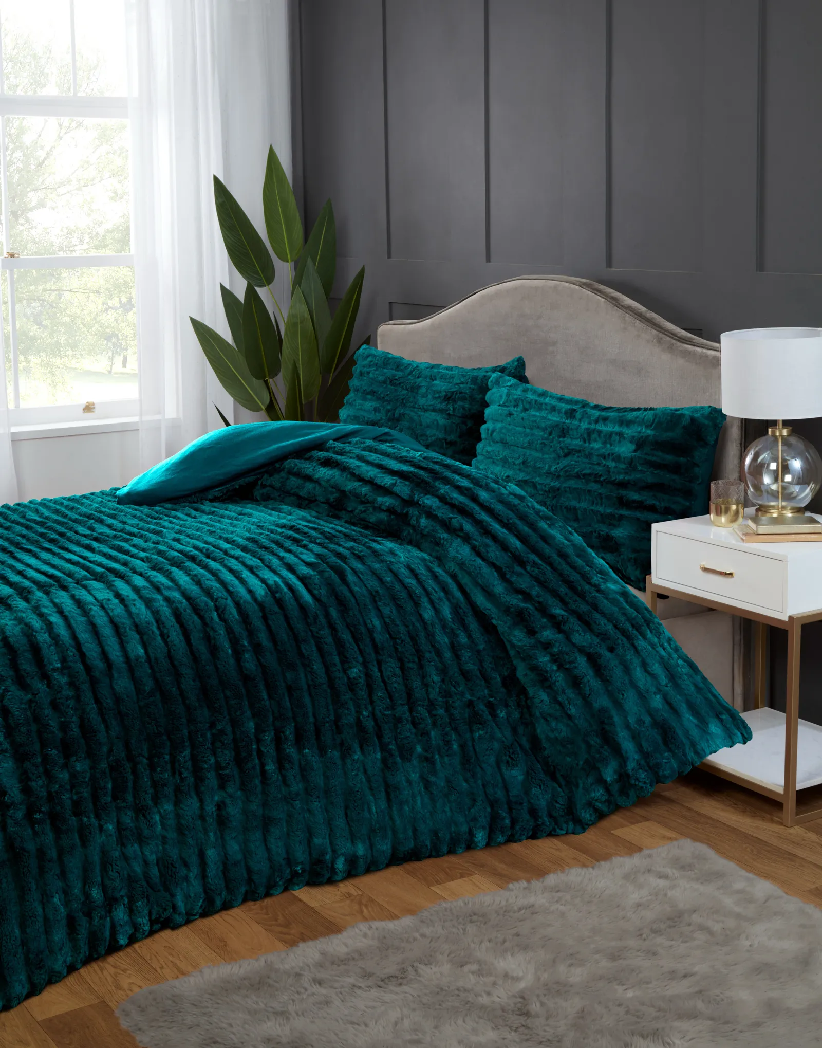 Rapport Home Chunky Ribbed Fur Polyester Soft & Cozy Duvet Cover Set With Pillowcase in Green 3