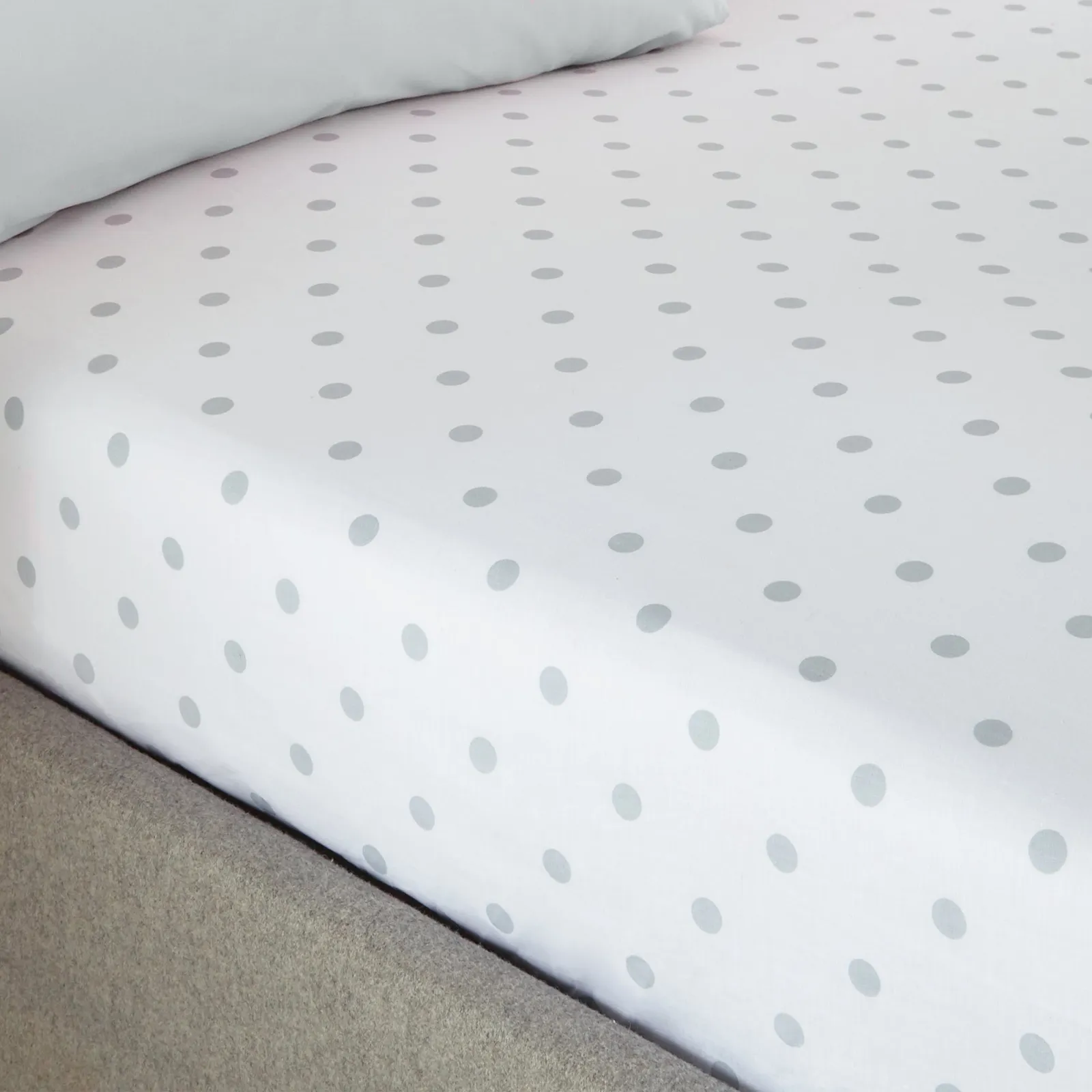 Catherine Lansfield Polka Dot Spot Fitted Sheet Light Pink