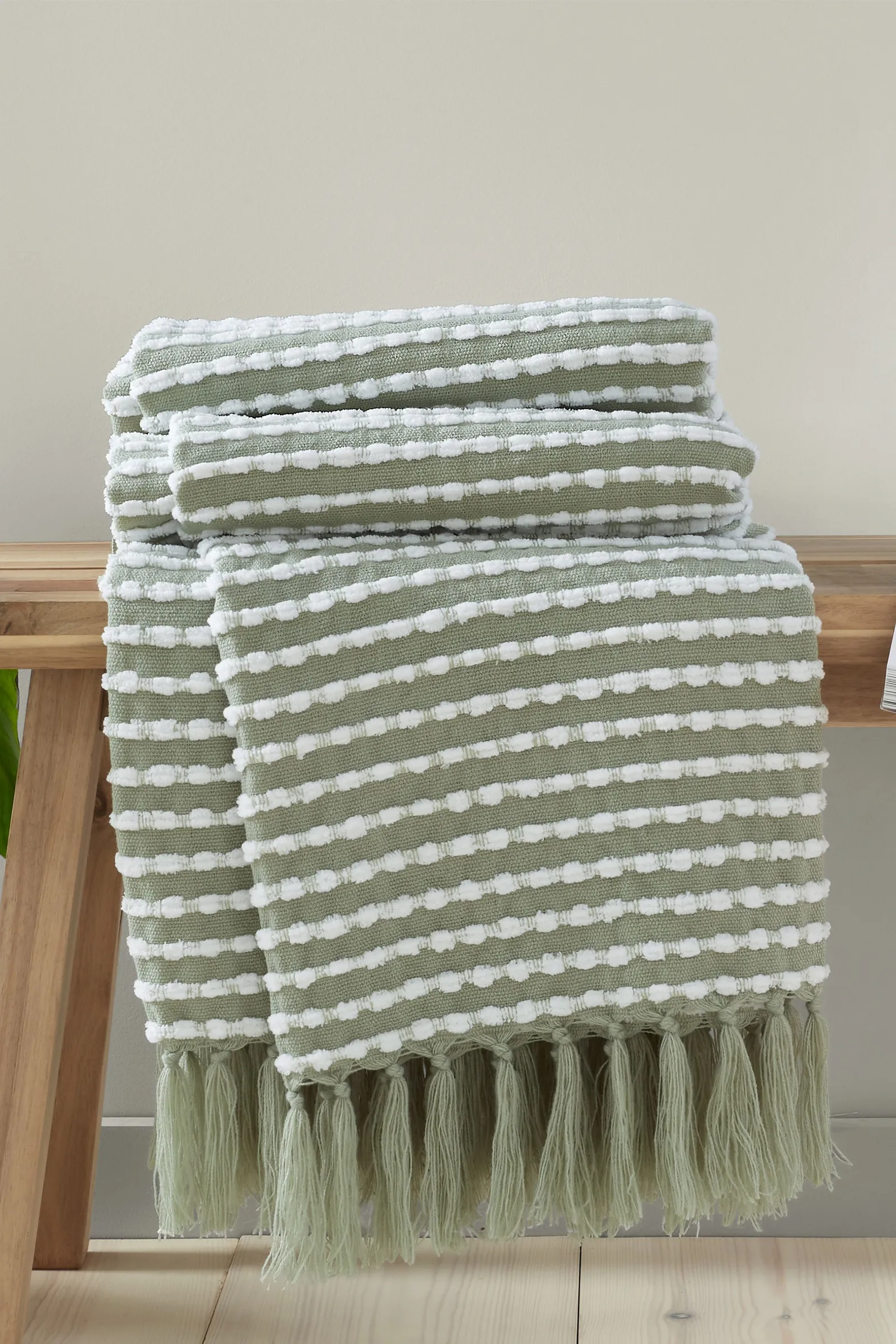 Catherine Lansfield 'Stab Stitch' Blanket Throw in Green