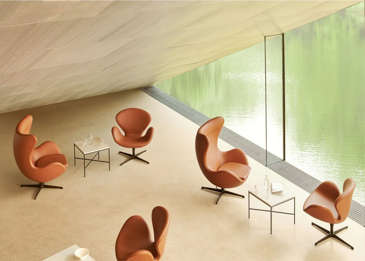 Fritz Hansen Swan Chair Grace Walnut Leather 2