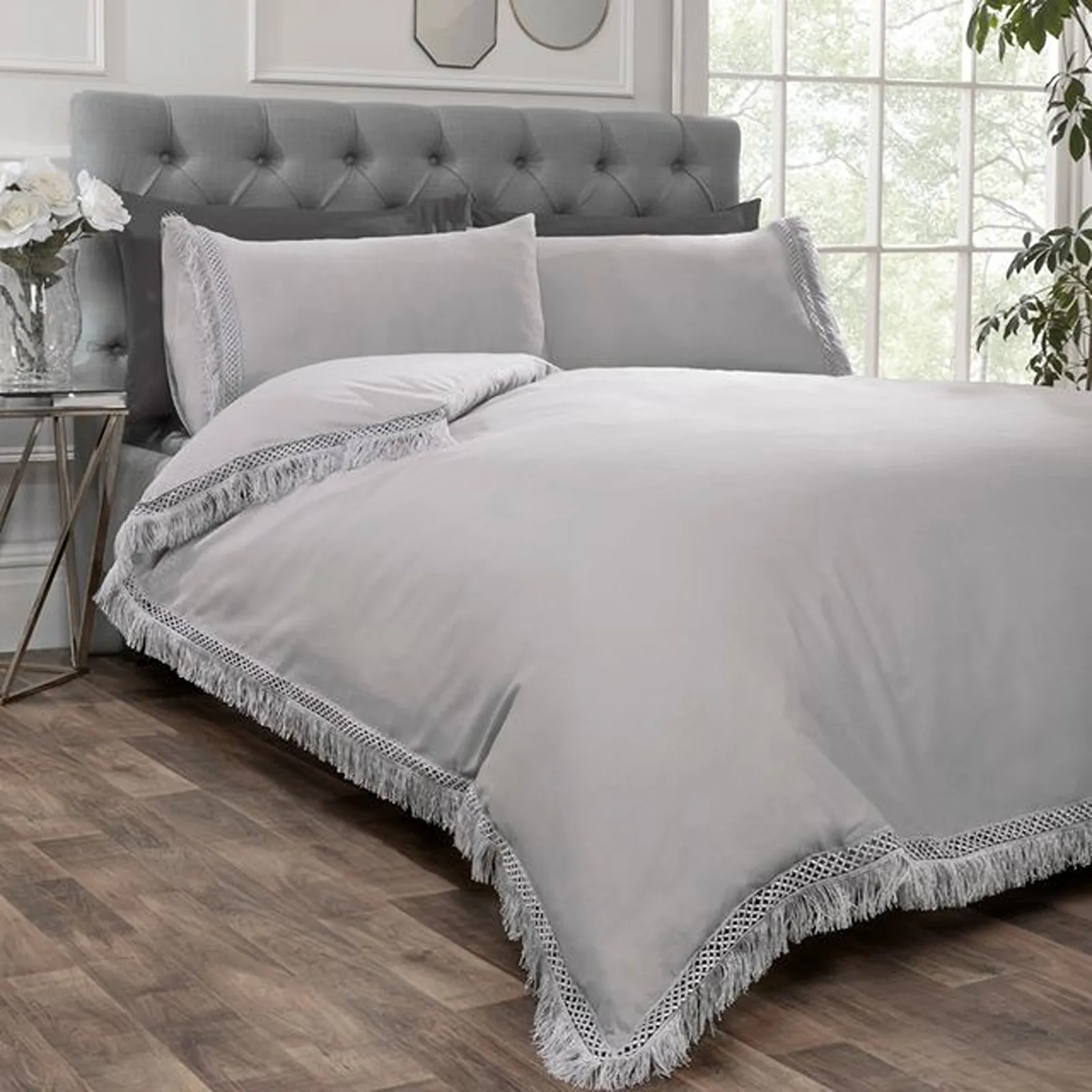 Rapport Home Tia Trellis Tasseled Duvet Cover Set with Pillowcase in Silver 1