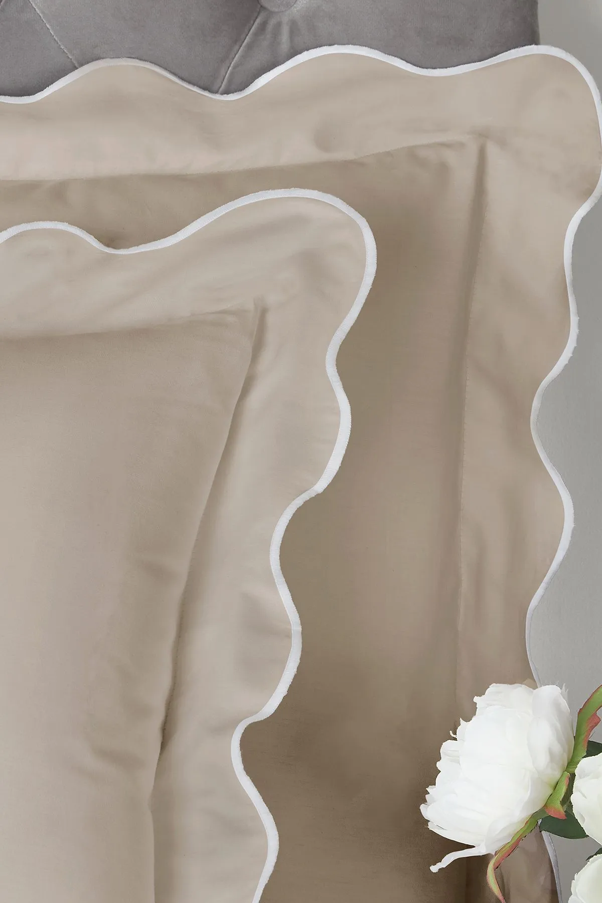 Appletree 'Scallop Edge' 100% Cotton Duvet Cover Set in Natural 3