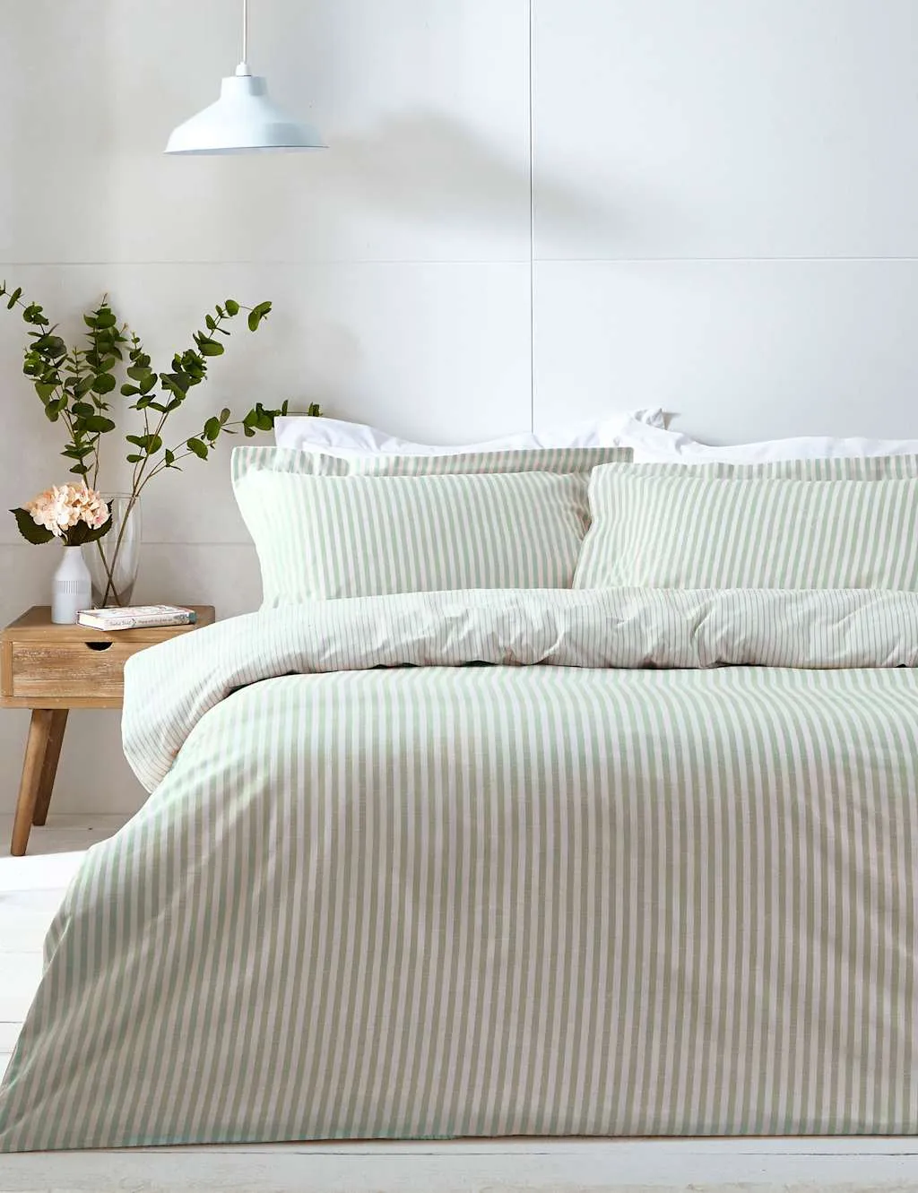 YARD Hebden Striped Cotton Reversible Bedding Set White Mix