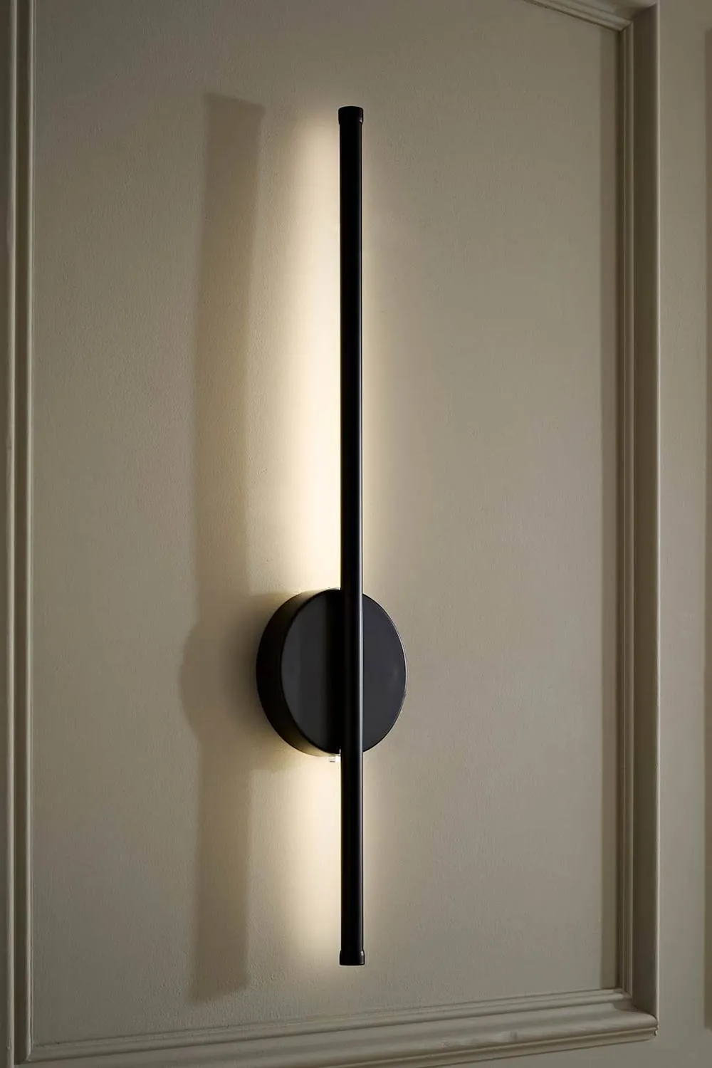ValueLights Lymm Pillar Rechargeable Slimline Stem LED Wall Light in Black
