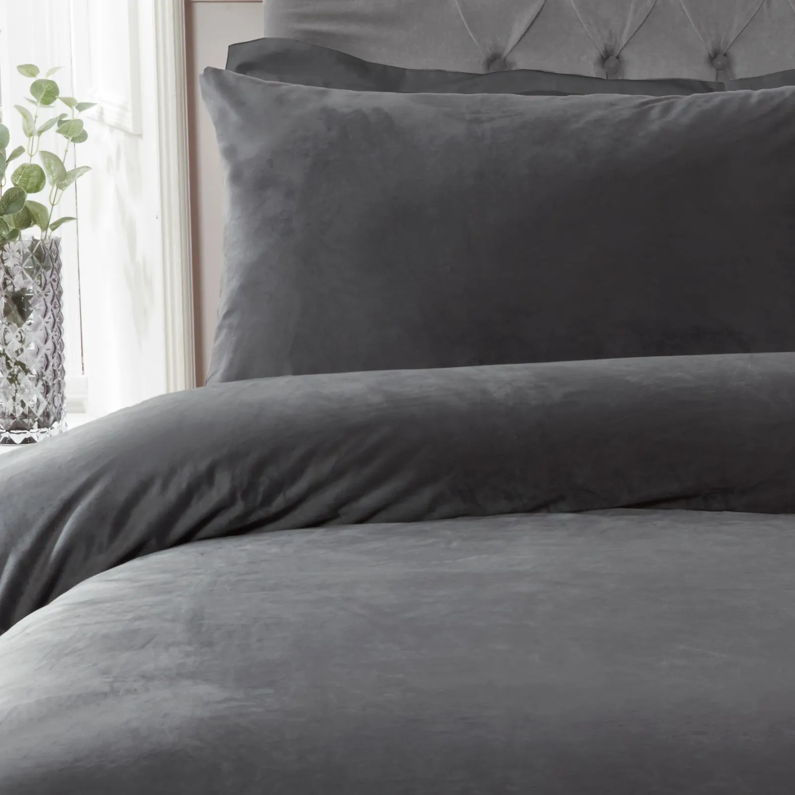 Smart Living Luxury Soft & Elegant Matte Velvet Duvet Cover Set with Pillowcases in Charcoal 3
