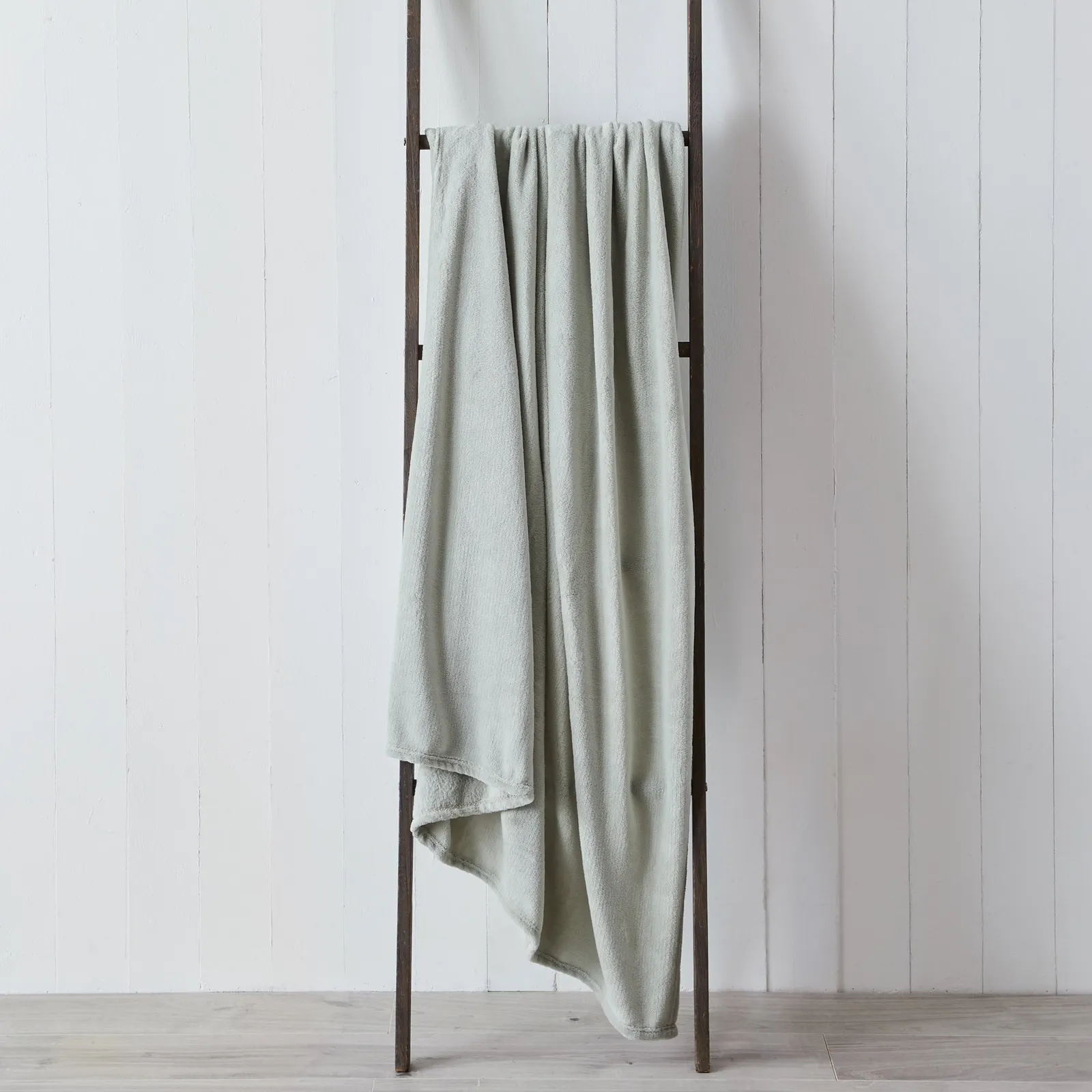 Soft Fleece 130cm x 170cm Throw Sage Green