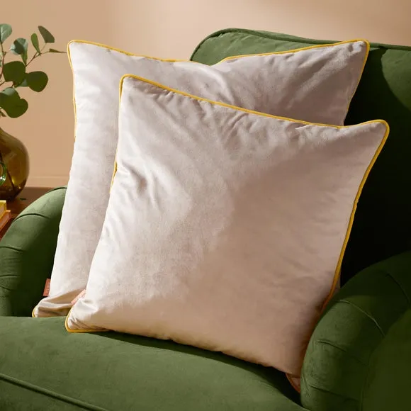 Furn. Square Cushion 5
