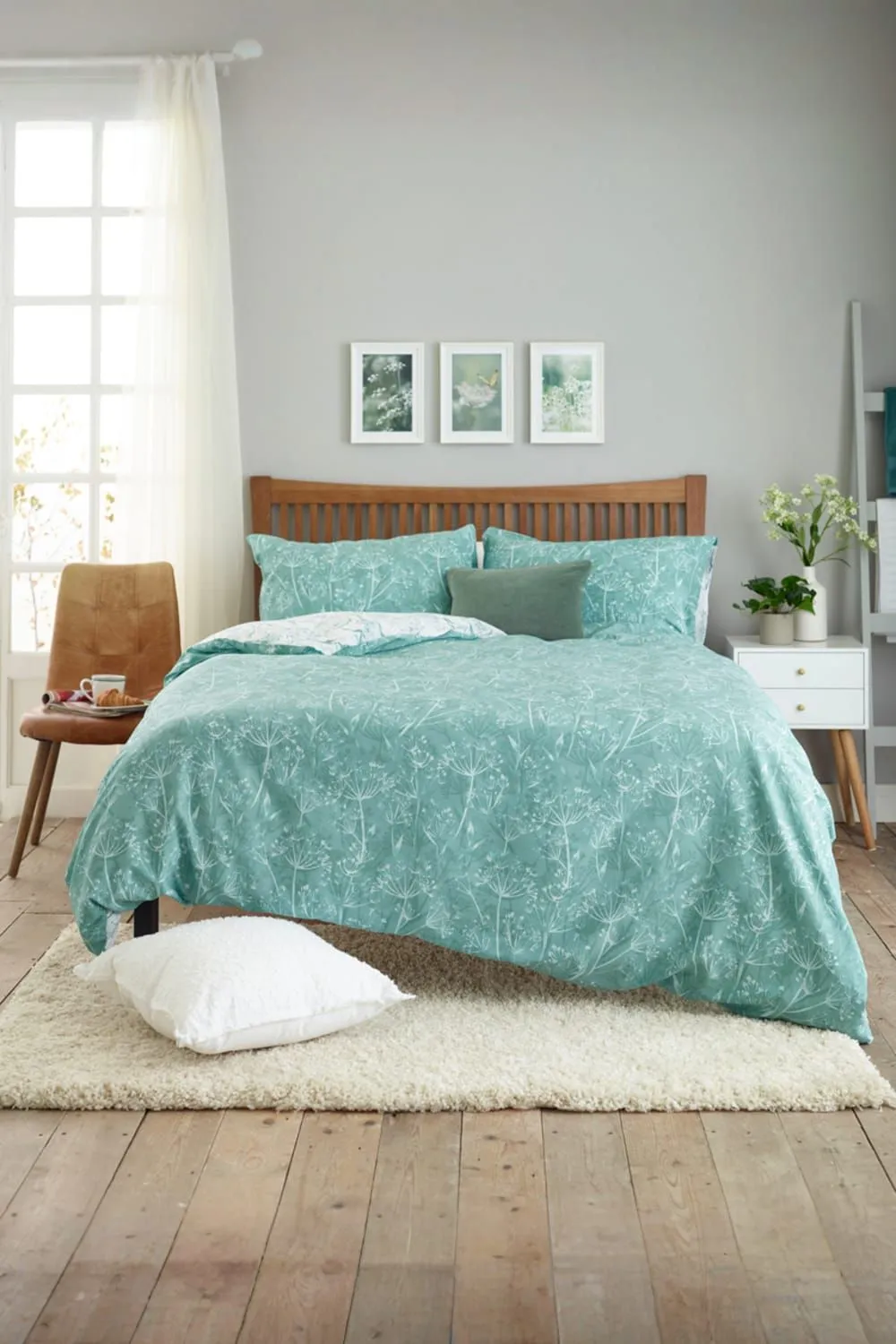 Deyongs Cow Parsley Cotton Rich Duvet Cover Set - Printed 200 Thread Count Soft Bedding in Green