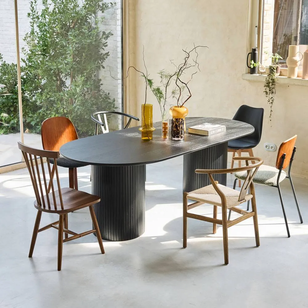 sweeek Oval dining table with oak veneer, seats 8 in Black 6
