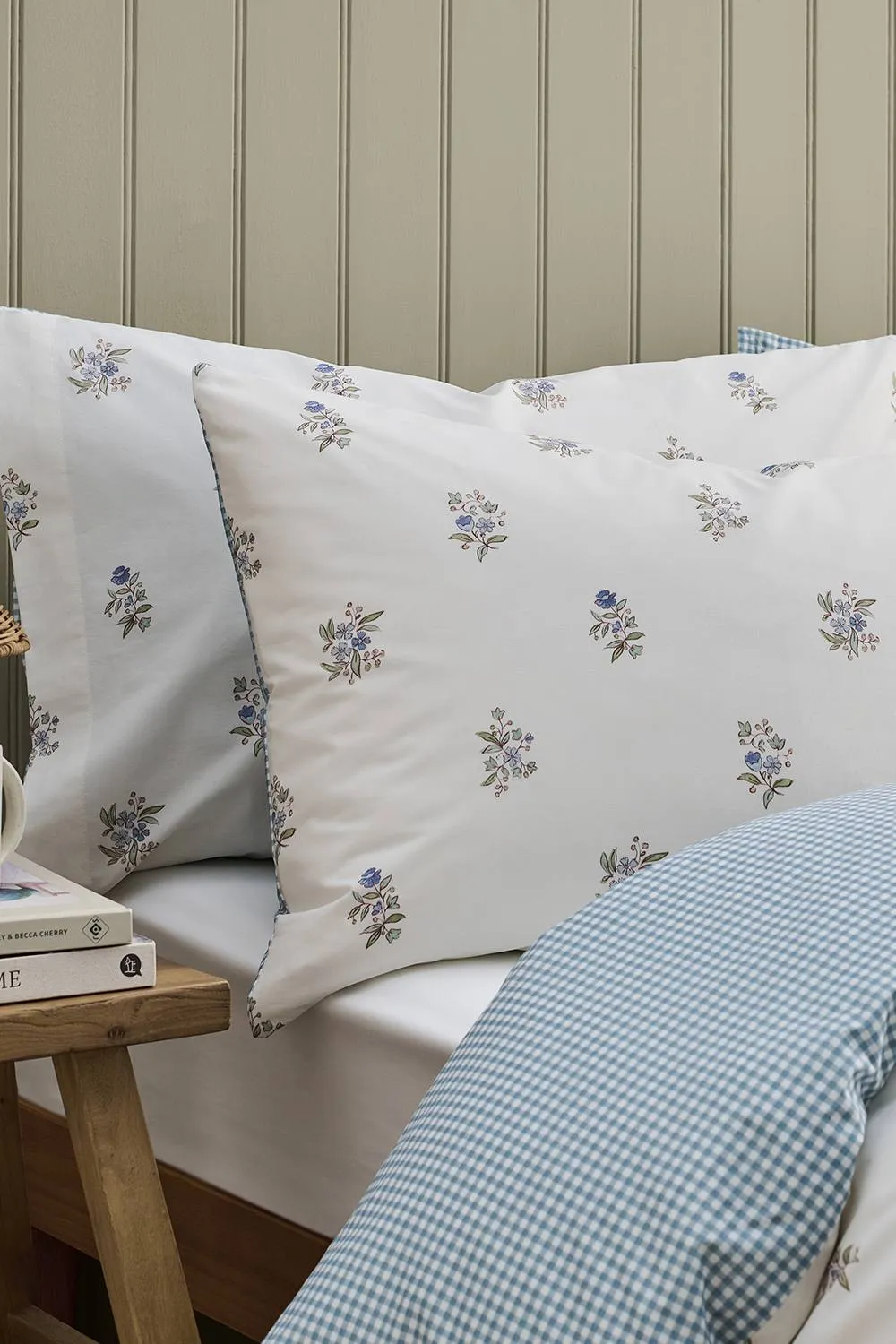 CHRISTY 'Guernsey' Floral Check Reversible Cotton Standard Pillowcase Pair in White