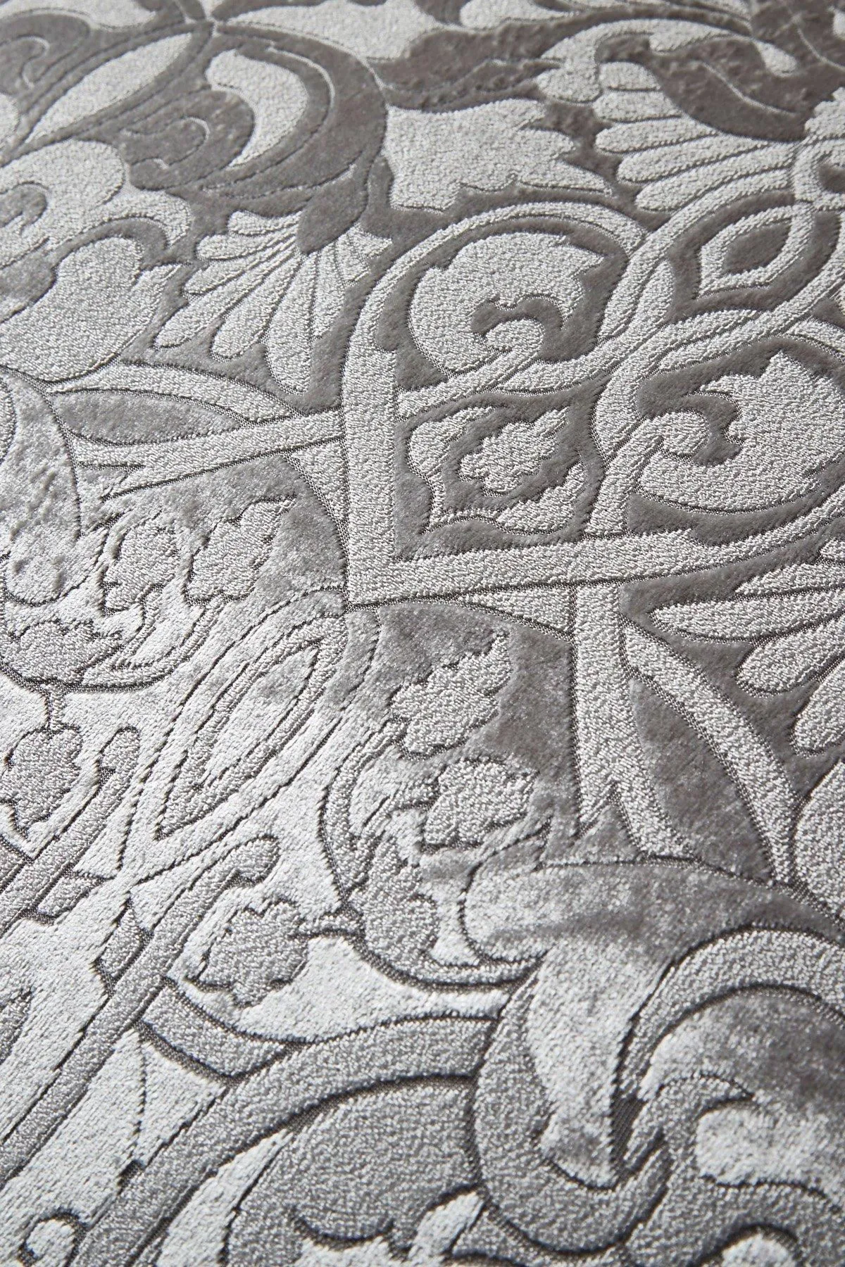 Laurence Llewelyn-Bowen 'Firenza' Damask Velvet Duvet Cover Set in Silver 3