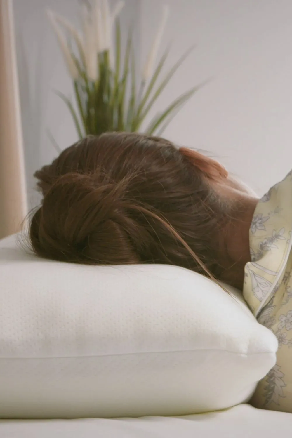 Slumberdown Single Memory Foam Plus Firm Support Pillow in White 2