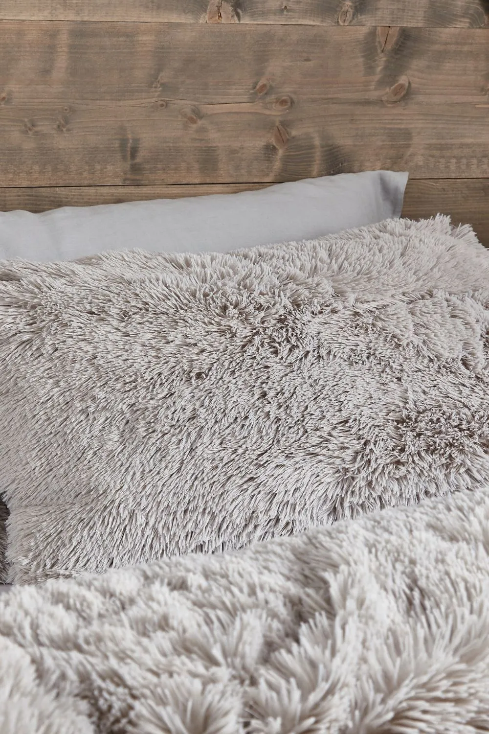 Catherine Lansfield 'Cuddly' Faux Fur Duvet Set in Silver 2