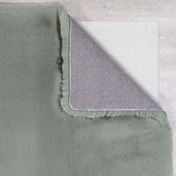 Ivy Luxury Supersoft Faux Fur Rug 3