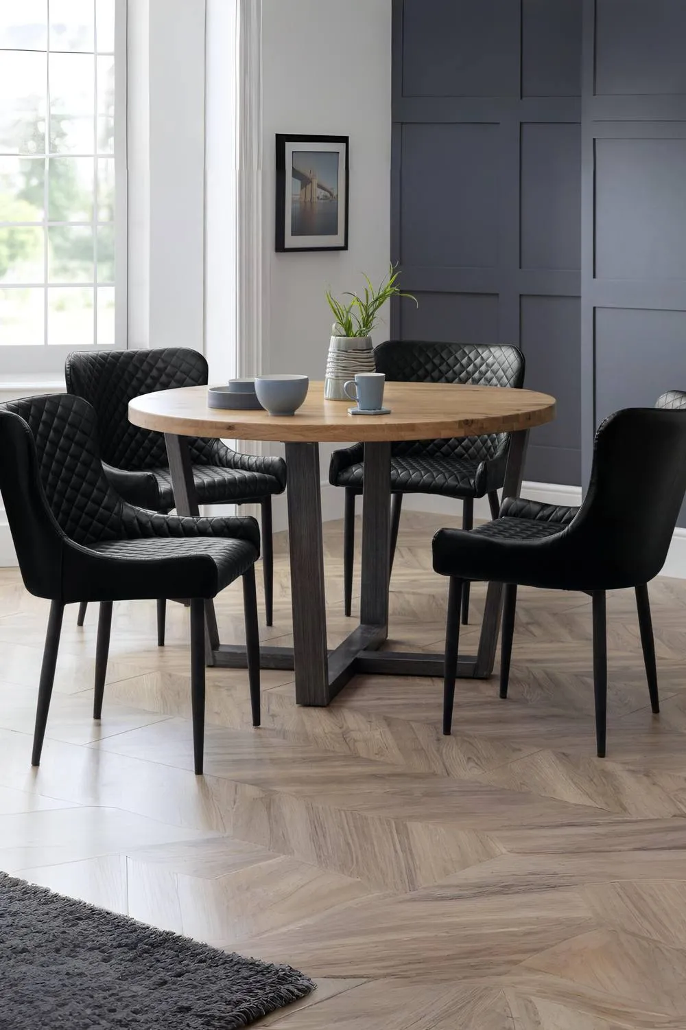 Julian Bowen Brooklyn Round 4 Seater Dining Table in Light Oak 2